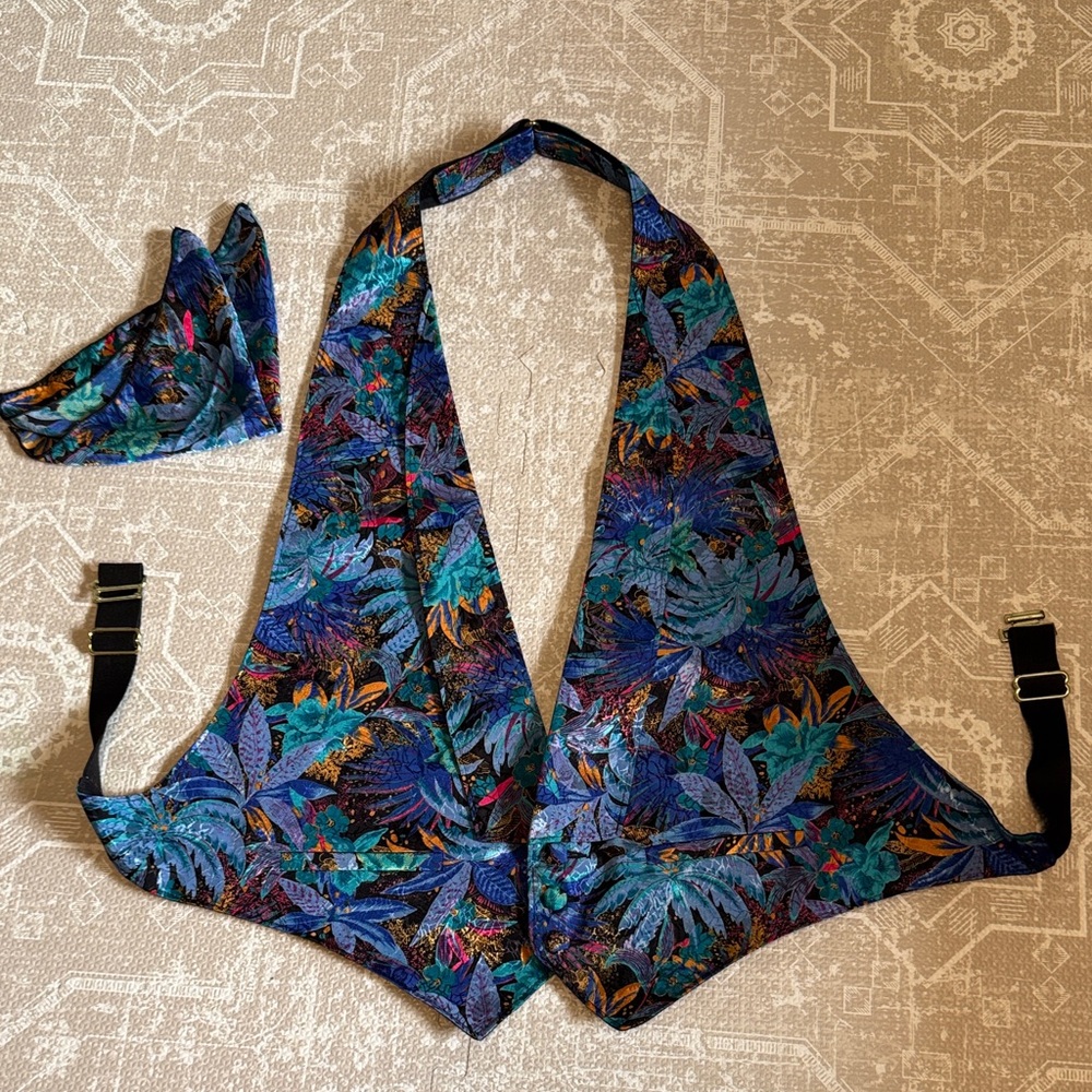 Vintage 80’s/90’s Vest & Pocket Square